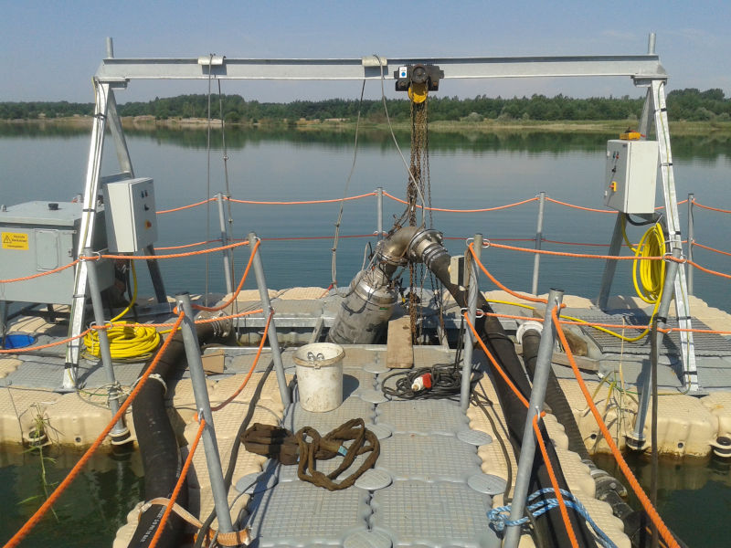 Использование погружного мотопомпы Oddesse на морской платформе в Западной Африке.